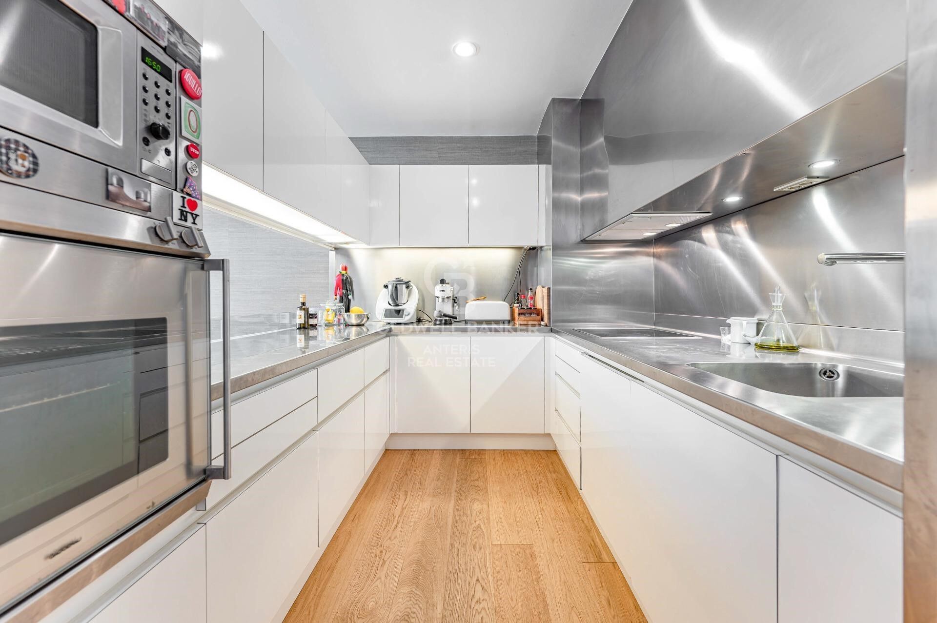 Bright duplex of 176m2 built, with a terrace of 32m2, in Vila de Gracia.