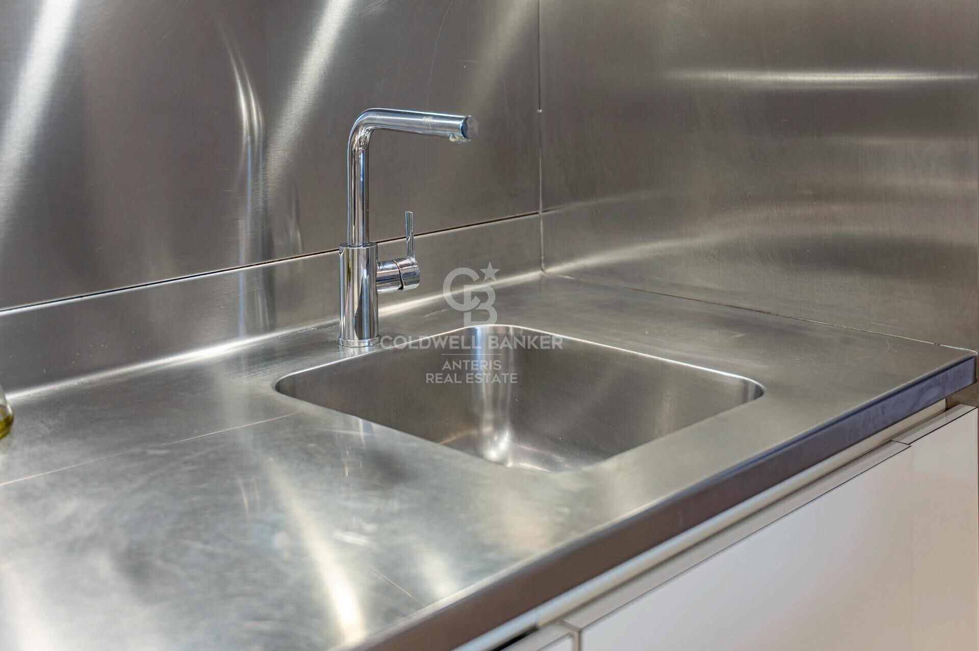Bright duplex of 176m2 built, with a terrace of 32m2, in Vila de Gracia.