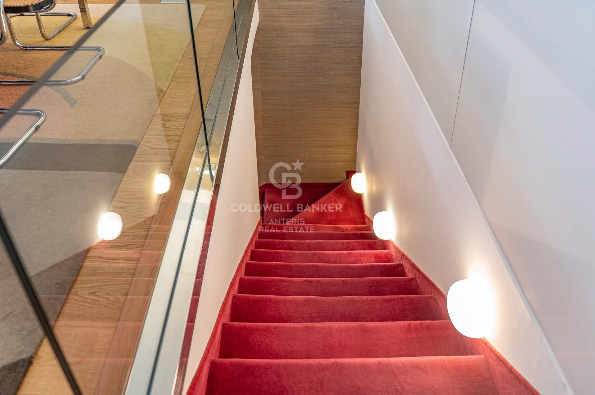 Bright duplex of 176m2 built, with a terrace of 32m2, in Vila de Gracia.