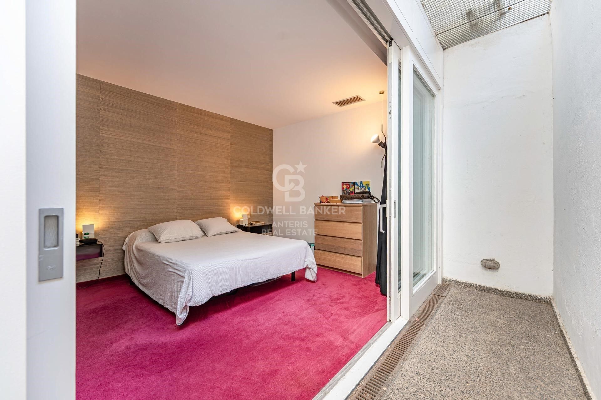 Bright duplex of 176m2 built, with a terrace of 32m2, in Vila de Gracia.