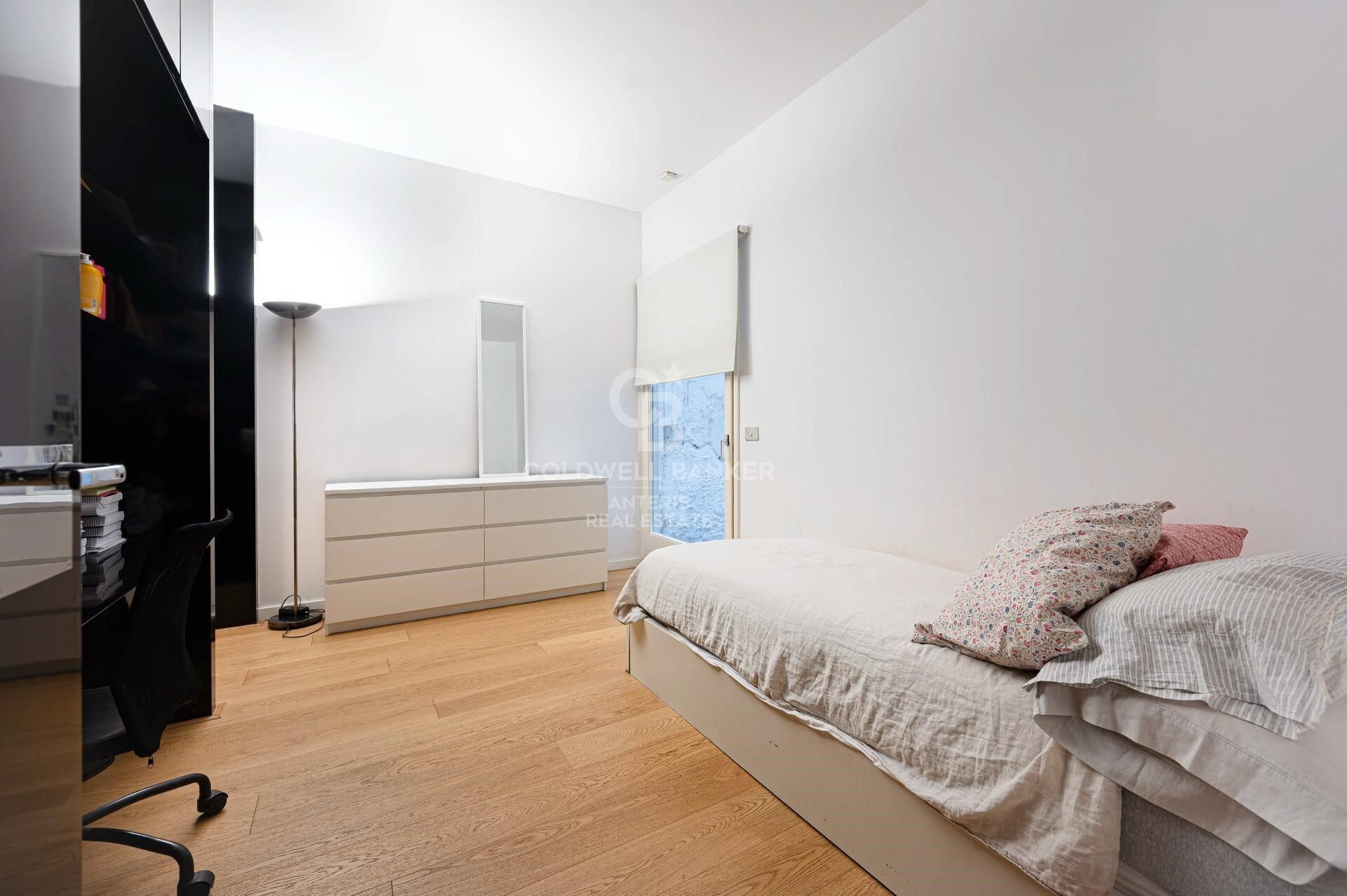 Bright duplex of 176m2 built, with a terrace of 32m2, in Vila de Gracia.