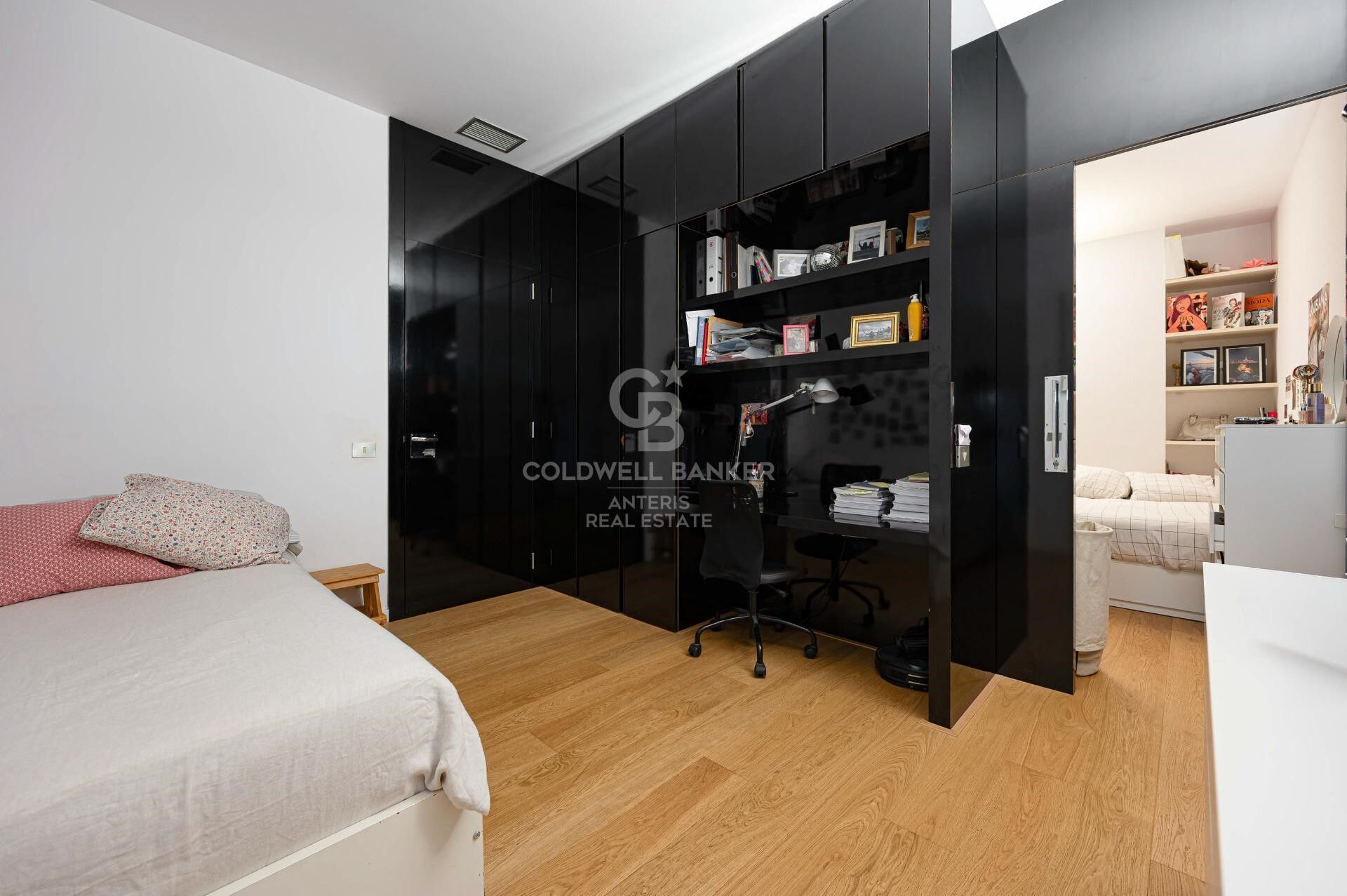 Bright duplex of 176m2 built, with a terrace of 32m2, in Vila de Gracia.