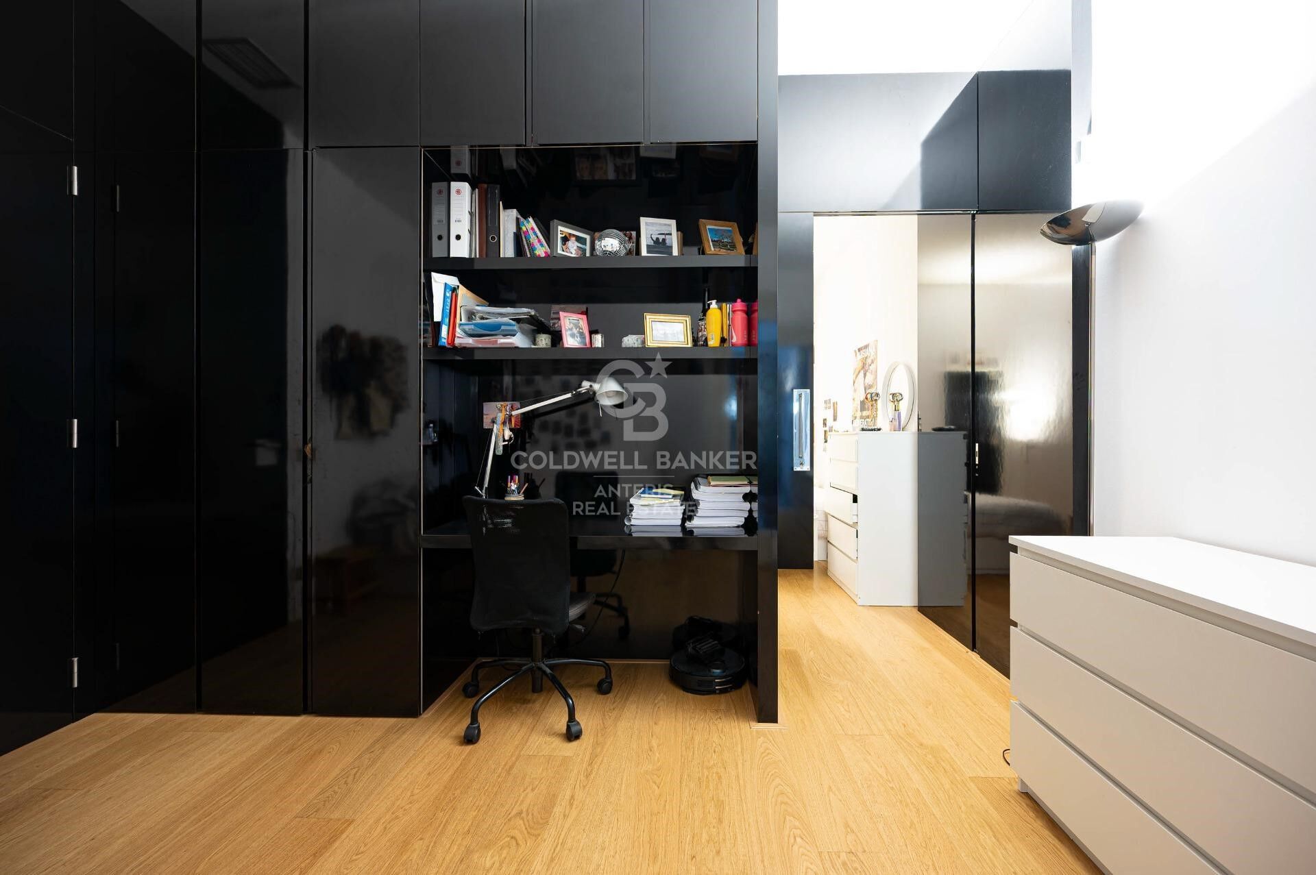 Bright duplex of 176m2 built, with a terrace of 32m2, in Vila de Gracia.
