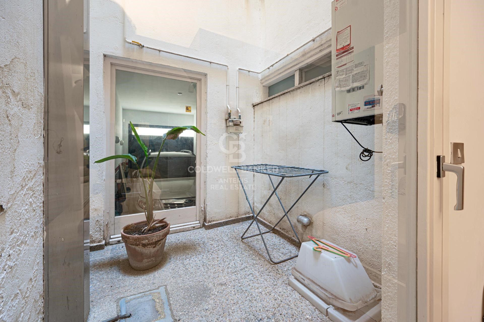 Bright duplex of 176m2 built, with a terrace of 32m2, in Vila de Gracia.