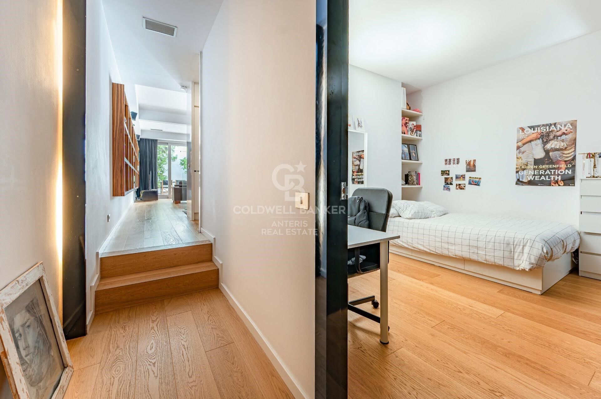 Bright duplex of 176m2 built, with a terrace of 32m2, in Vila de Gracia.