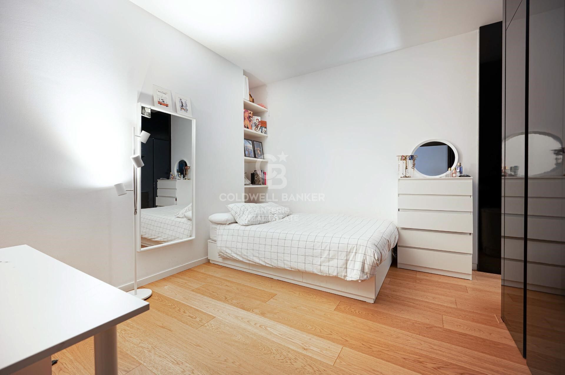 Bright duplex of 176m2 built, with a terrace of 32m2, in Vila de Gracia.
