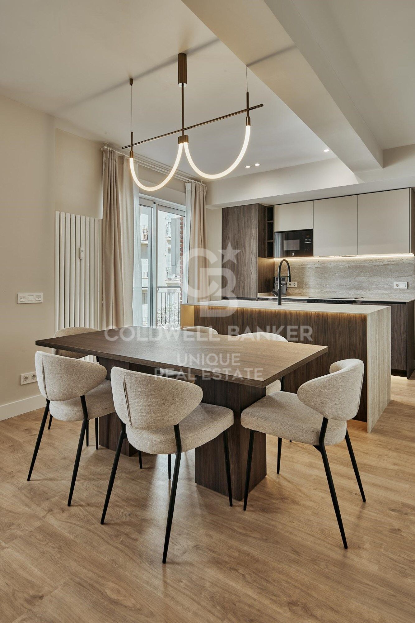 Renovated exterior apartment with terrace, garage, and storage room in Lista, Madrid