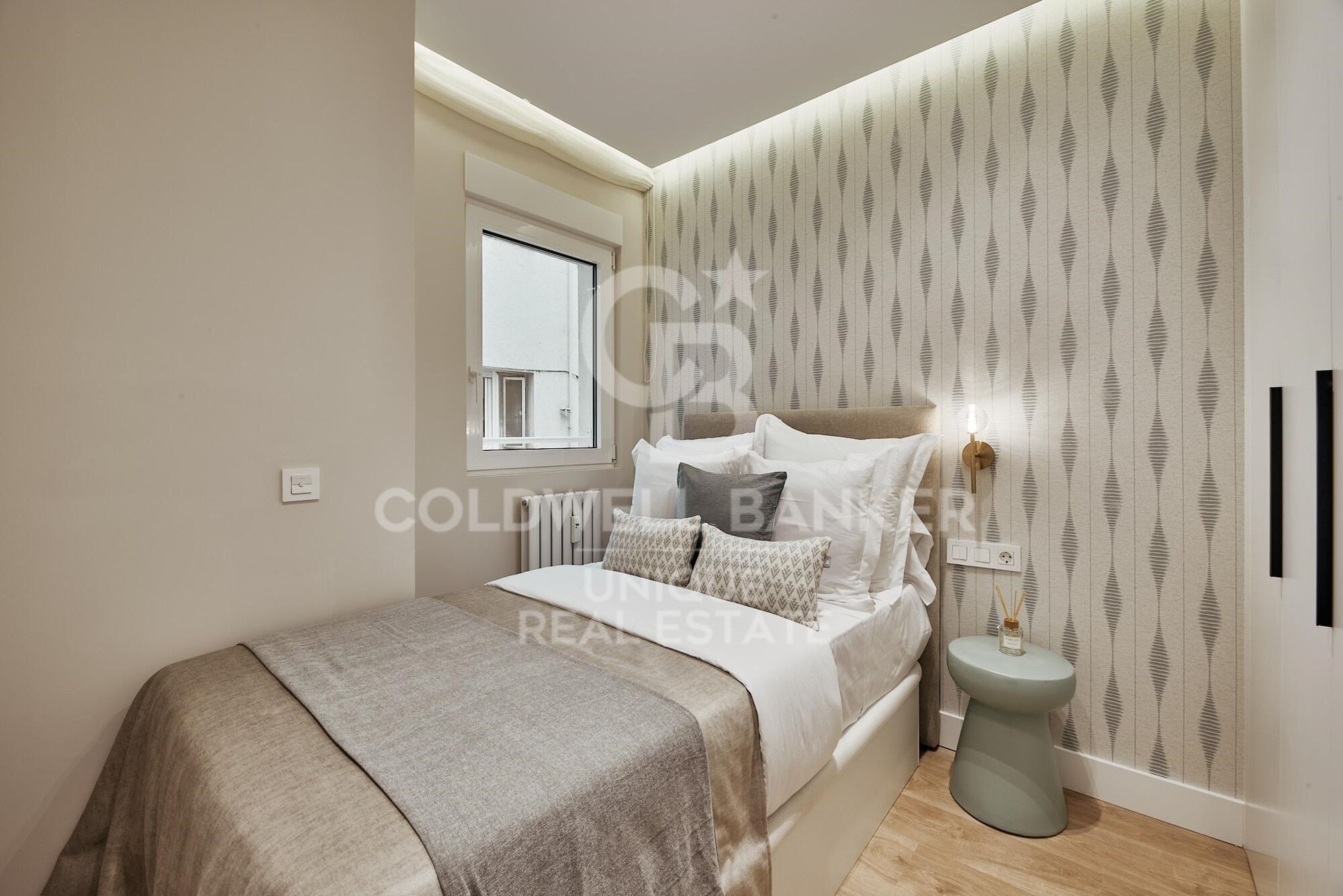 Renovated exterior apartment with terrace, garage, and storage room in Lista, Madrid