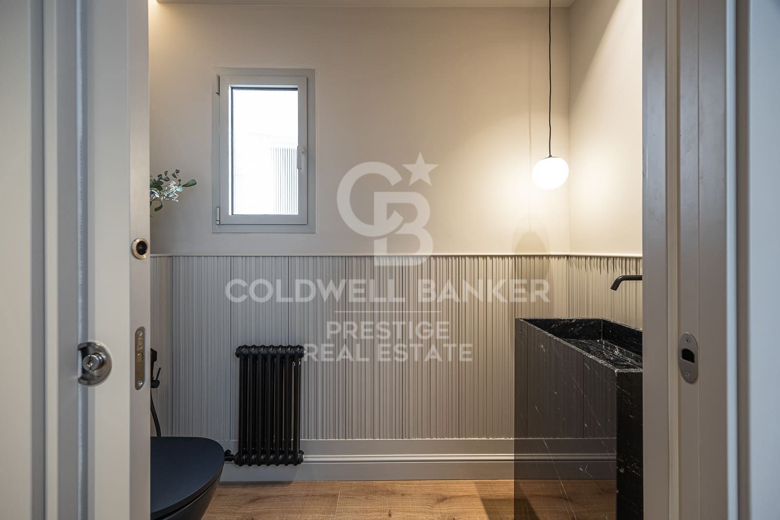 Refurbished flat for sale in Eixample Derecho