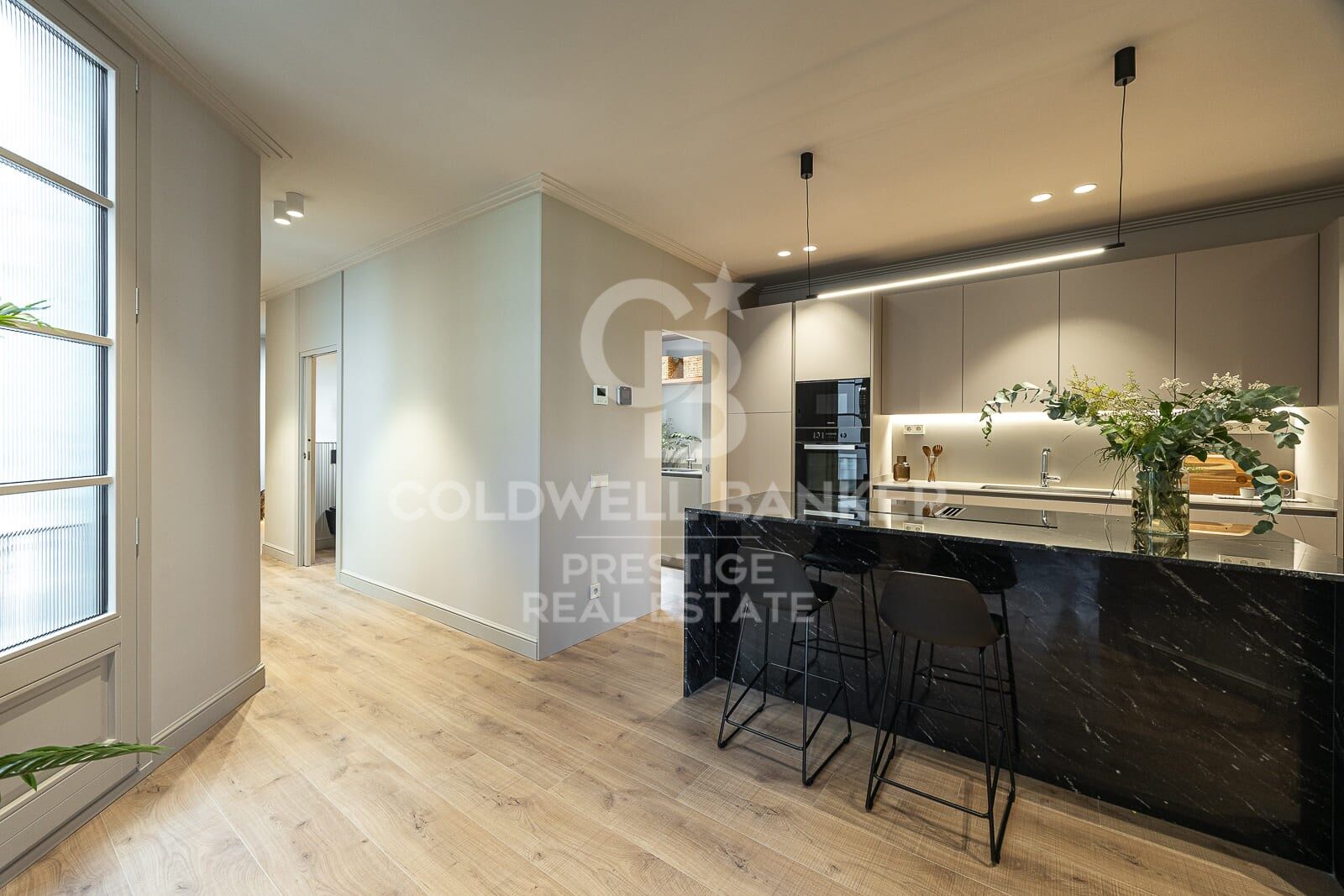 Refurbished flat for sale in Eixample Derecho