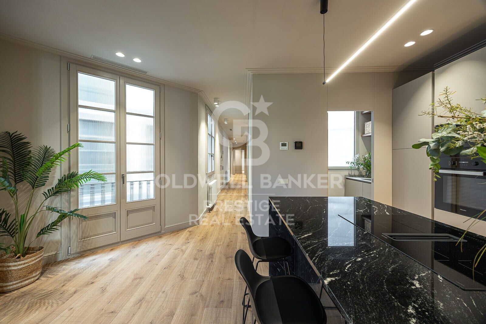 Refurbished flat for sale in Eixample Derecho