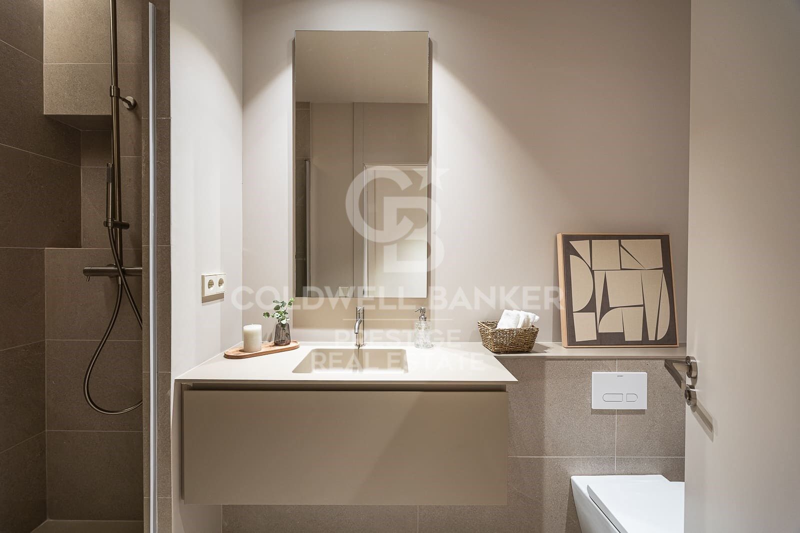 Refurbished flat for sale in Eixample Derecho