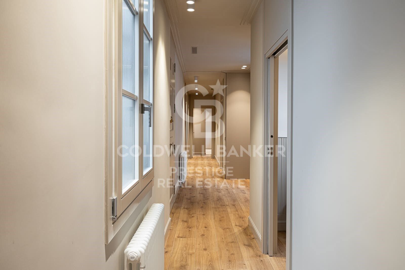 Refurbished flat for sale in Eixample Derecho