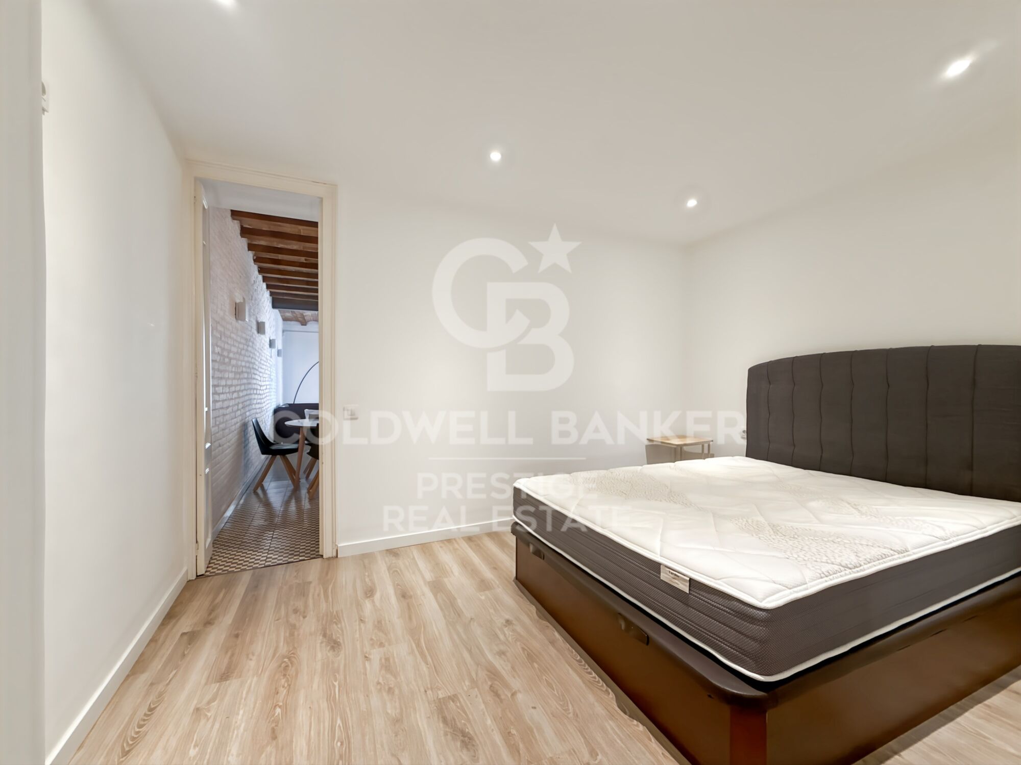 Renovated Apartment for Sale - Vila de Gràcia, Barcelona