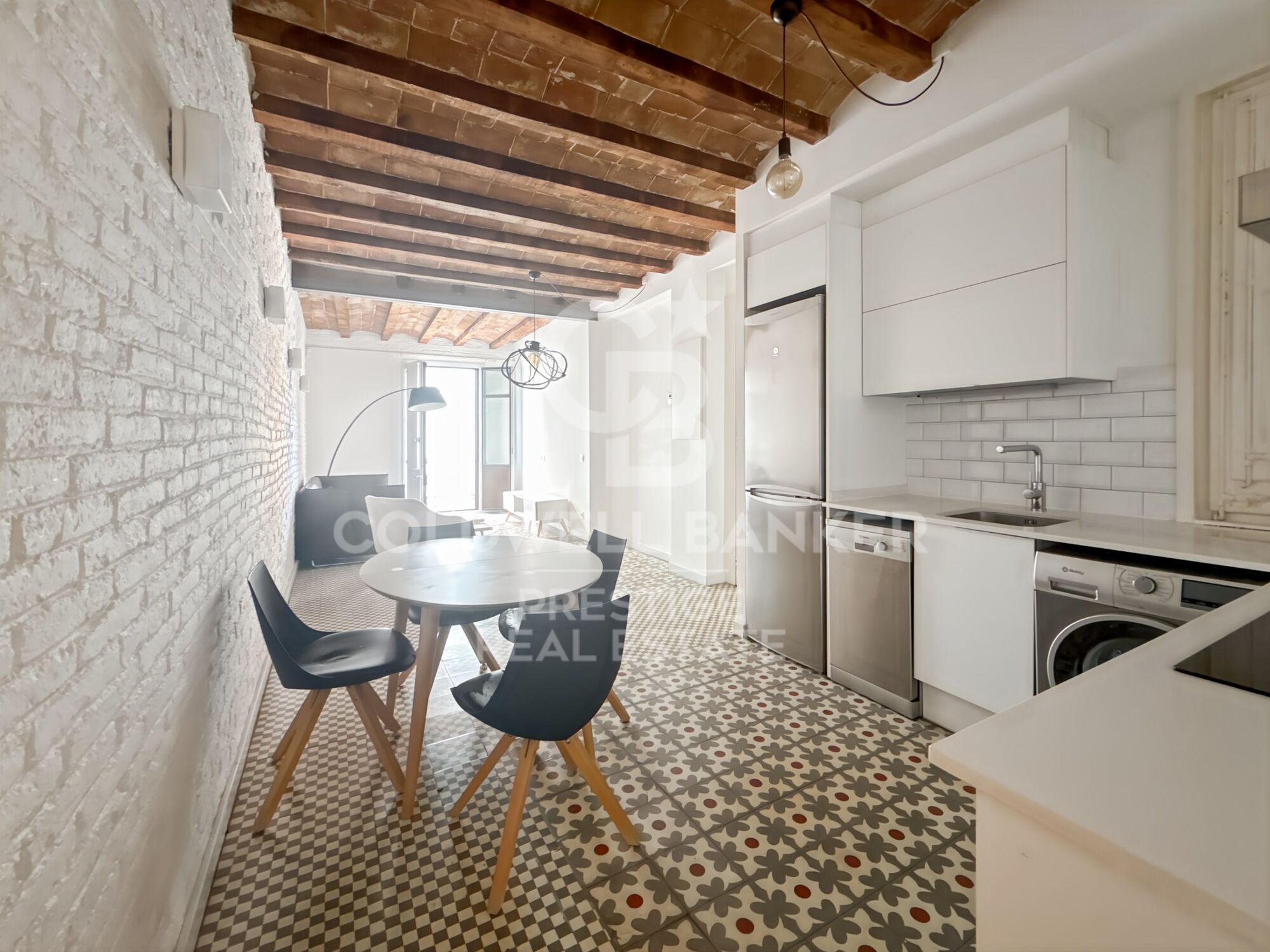 Renovated Apartment for Sale - Vila de Gràcia, Barcelona