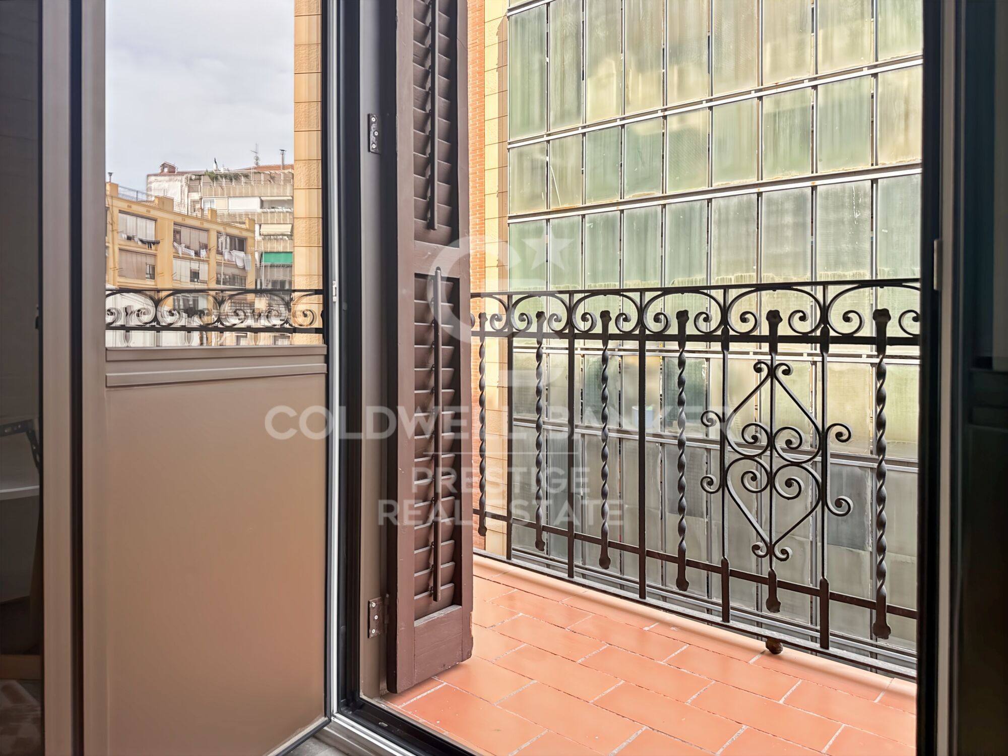 Renovated Apartment for Sale - Vila de Gràcia, Barcelona