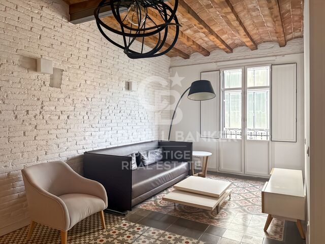 Renovated Apartment for Sale - Vila de Gràcia, Barcelona