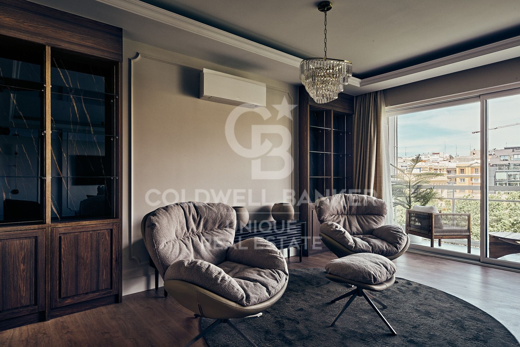 Four-bedroom apartment in Salamanca District