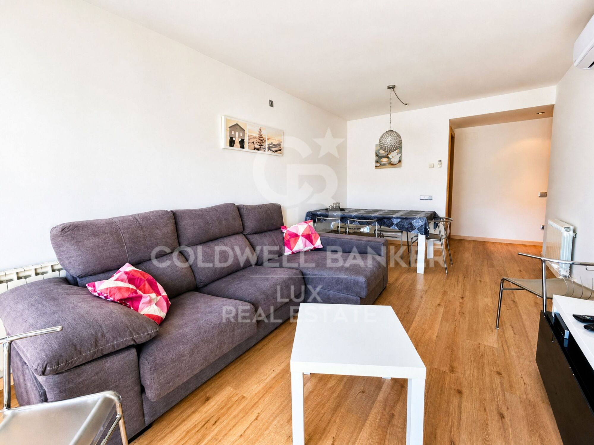 Appartement de 3 chambres, centre de Roses, parking, débarras et licence touristique