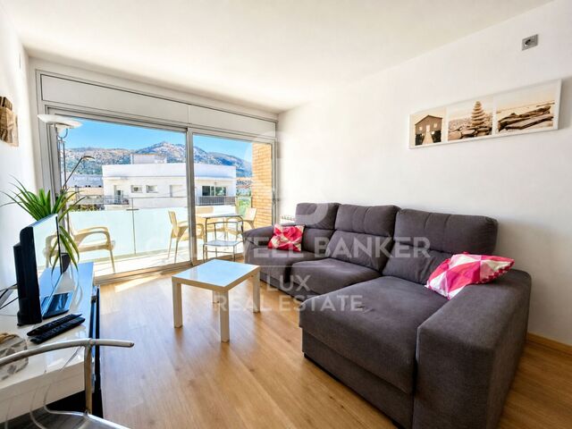 Apartamento de 3 hab., centro de Roses con parking, trastero y licencia turística