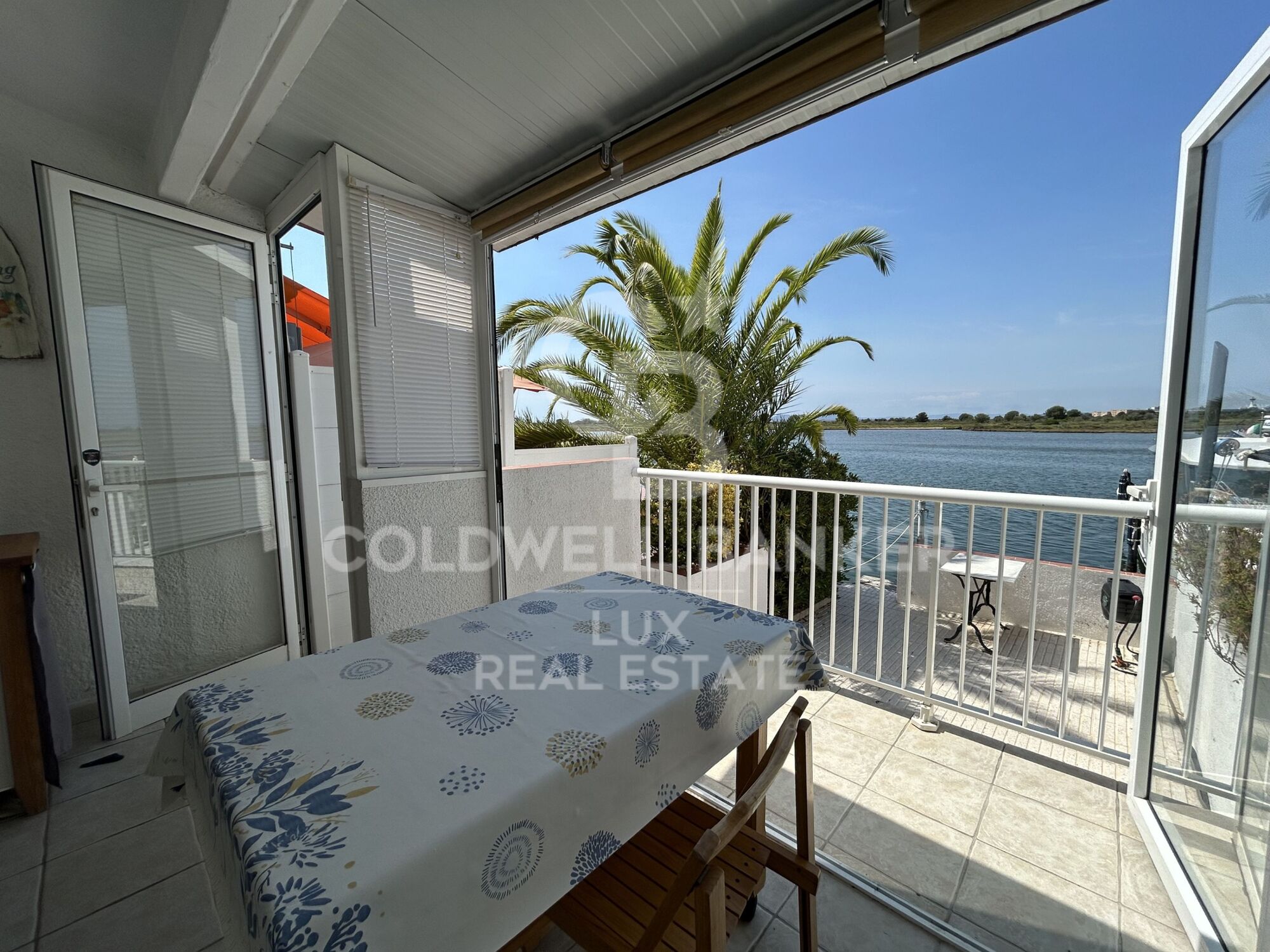 Casa con amarre privado y vistas abiertas en Santa Margarita, Roses