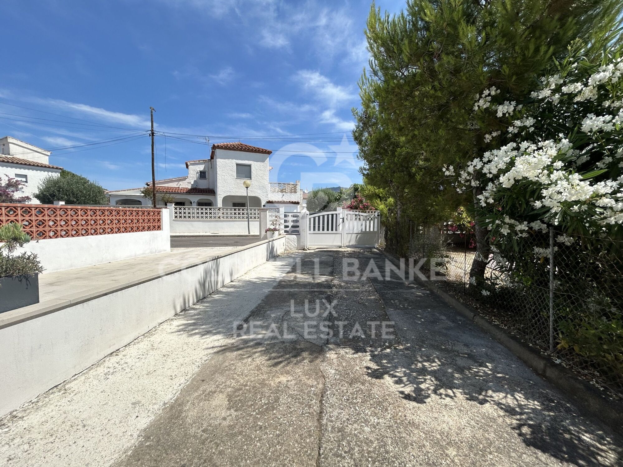 Haus mit privatem Liegeplatz und offenem Blick in Santa Margarita, Roses