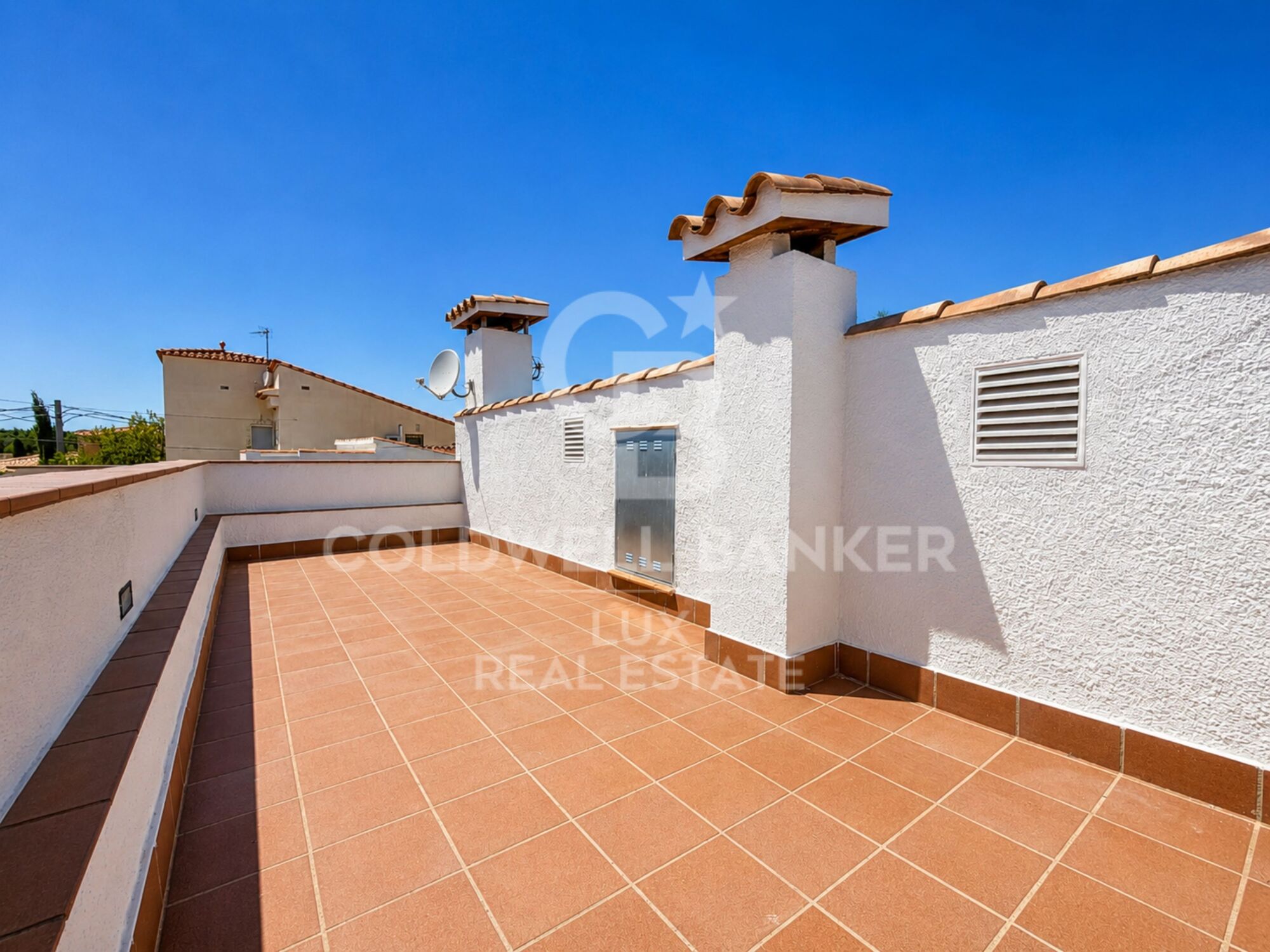 Komplett renoviertes einstöckiges Haus in Roses, mit Swimmingpool und Garage
