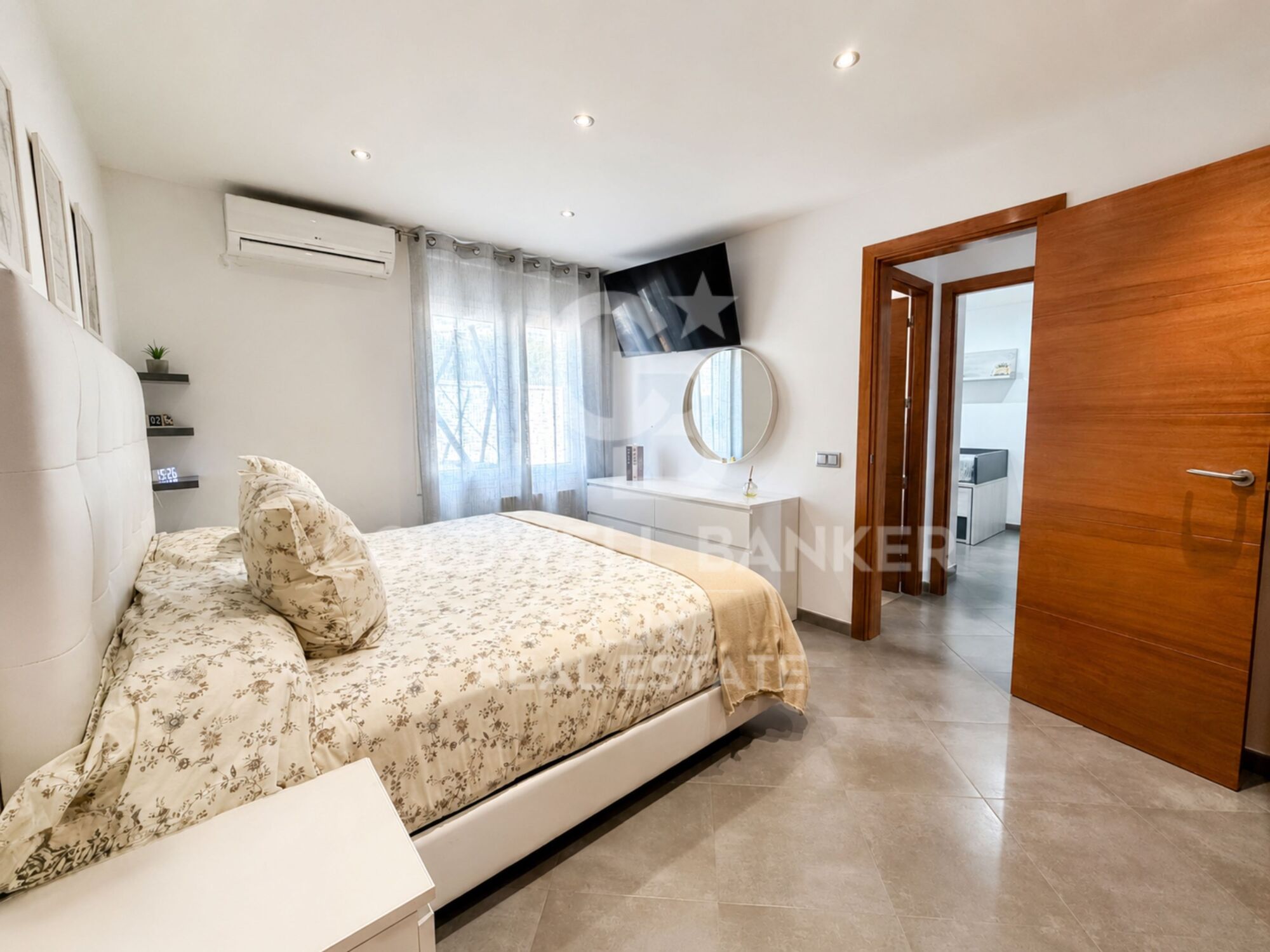 Komplett renoviertes einstöckiges Haus in Roses, mit Swimmingpool und Garage