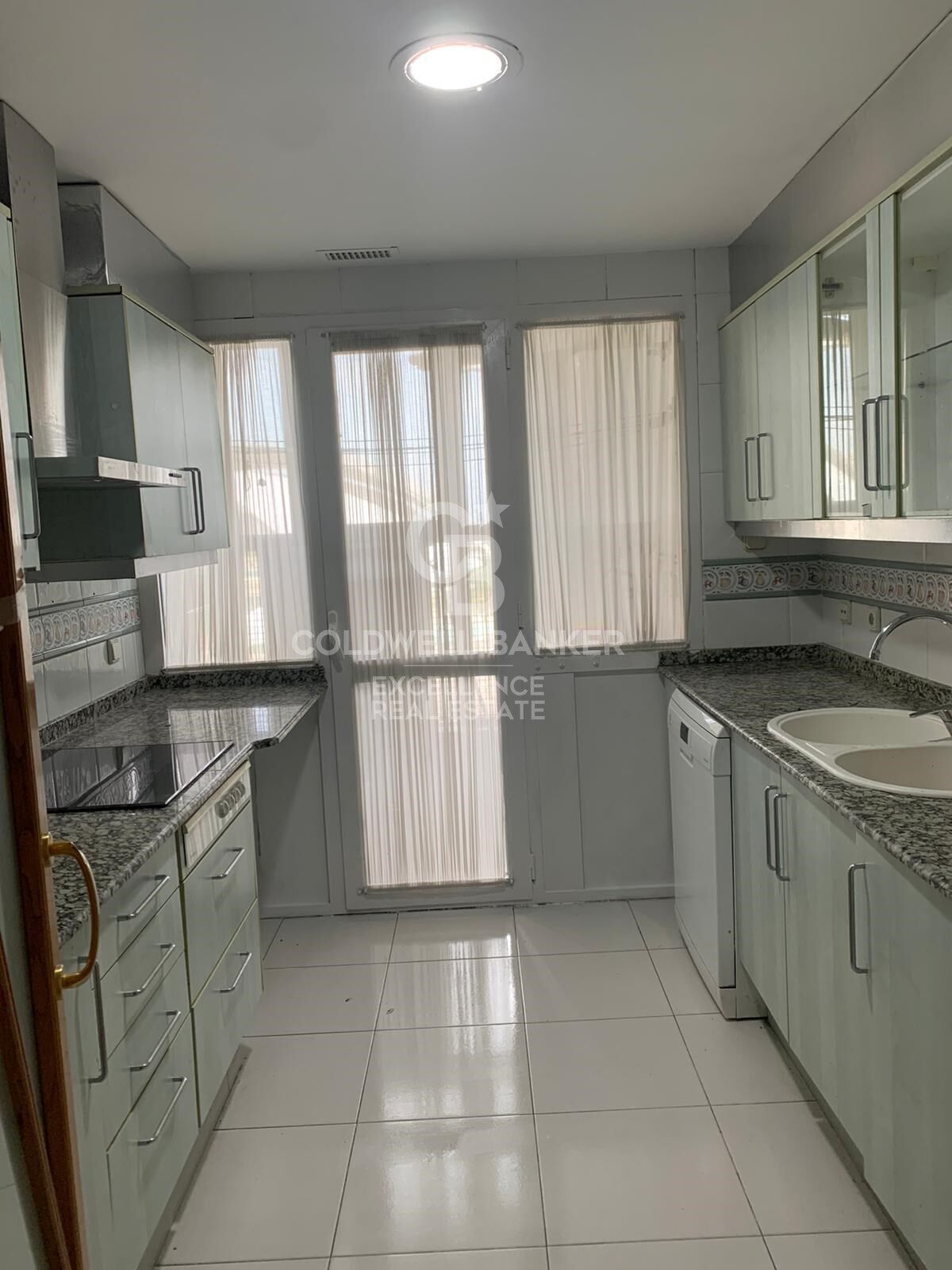 Appartement spacieux avec vue dégagée dans la Cité des Arts et des Sciences