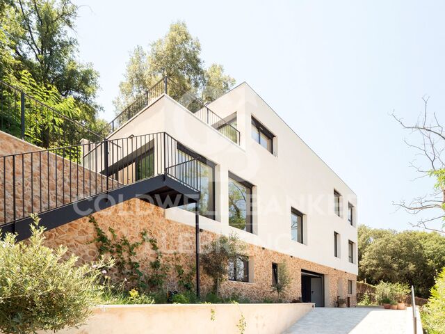 Exclusive detached house for sale with panoramic views in Can Cortés, Sant Cugat del Vallès