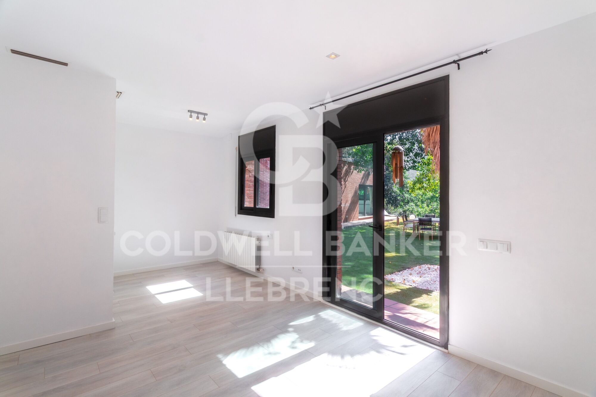 Espectacular casa unifamiliar e venta con jardín y piscina de 507 m² con piscina y jardín en Can Cortés