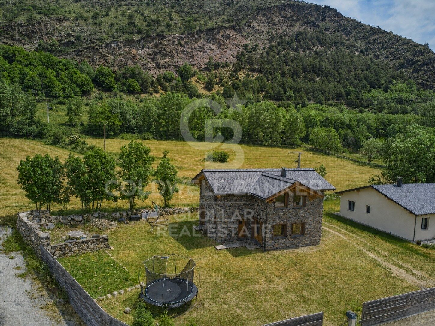 Maison individuelle d'occasion avec vue sur le jardin privé à Latour-de-Carol