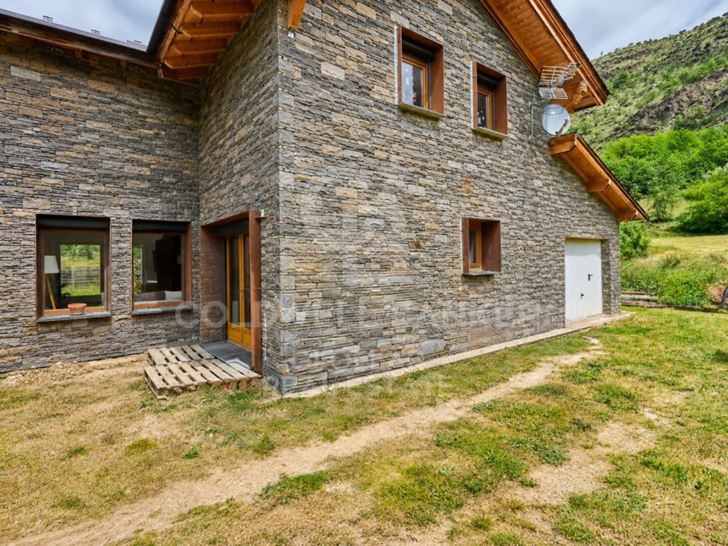 Maison individuelle d'occasion avec vue sur le jardin privé à Latour-de-Carol