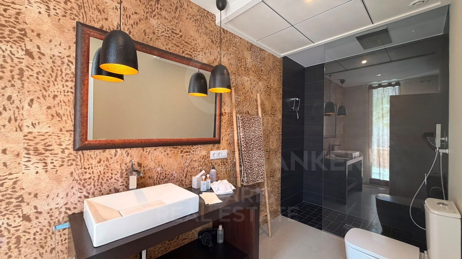 Vivez la Méditerranée avec un confort maximal dans cette villa exclusive en location à Dénia
