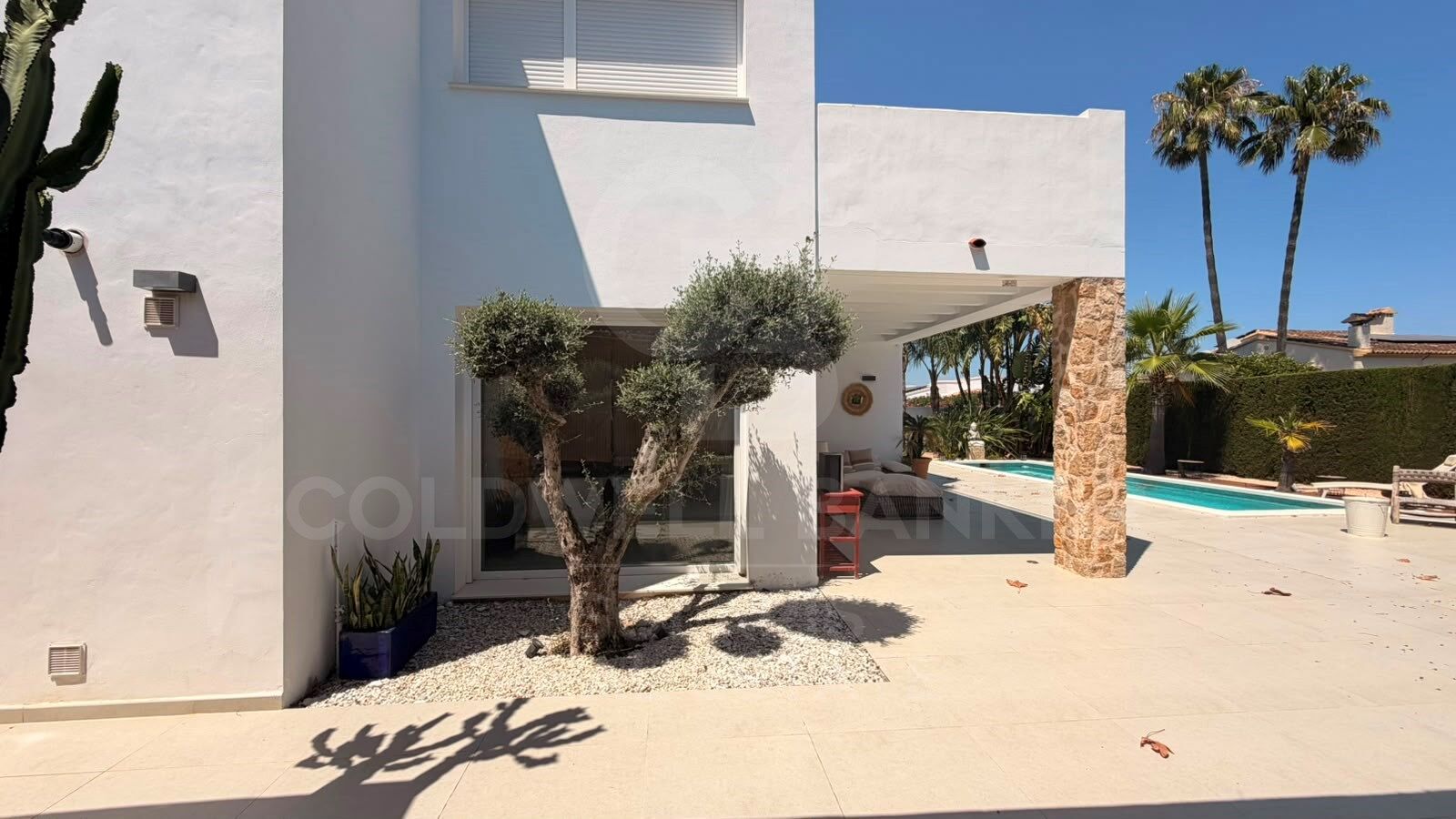 Exklusive Designervilla mit privatem Pool und Panoramablick in Dénia