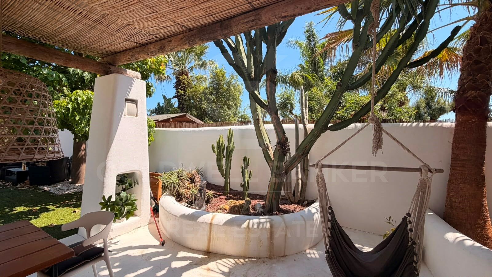 Exklusive Designervilla mit privatem Pool und Panoramablick in Dénia