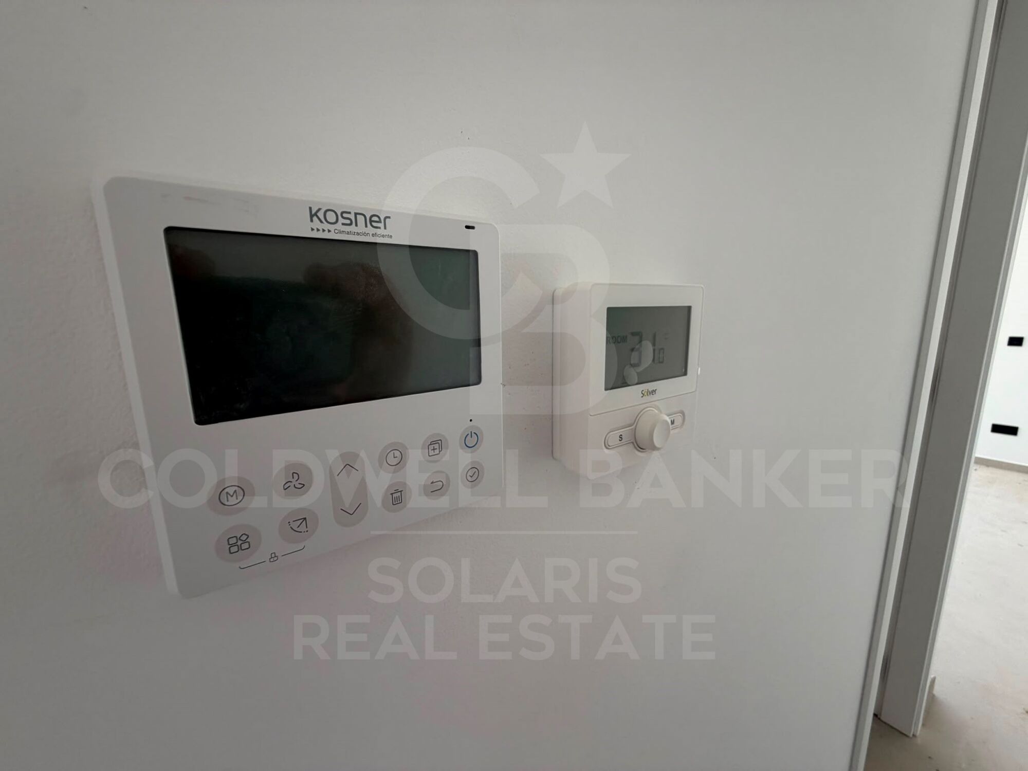Exklusive Neubau-Villa im Ibiza-Stil in Jávea mit Infinity-Pool und Panoramablick