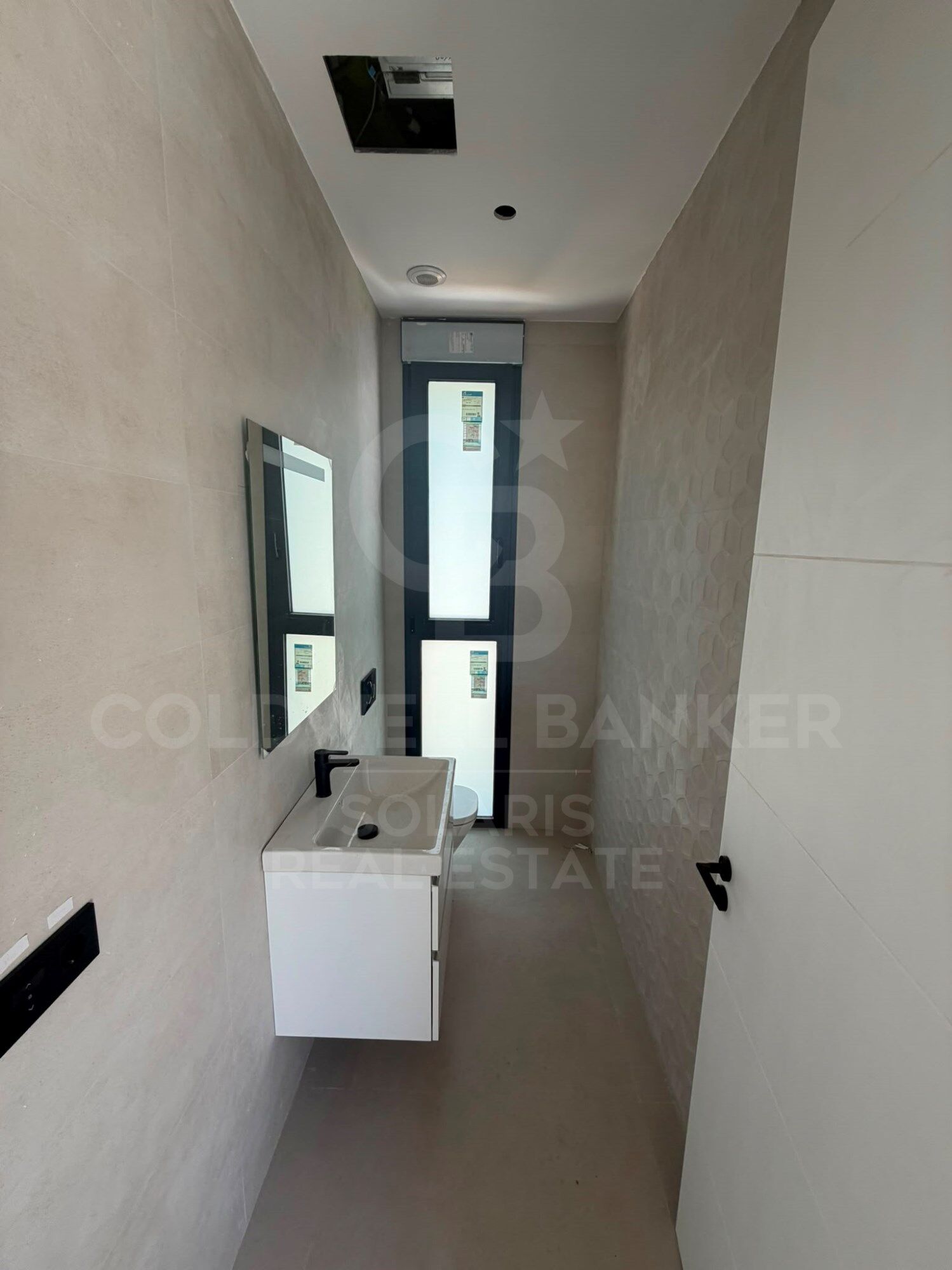 Exclusiva villa de obra nueva de estilo ibicenco en Jávea con piscina infinita y vistas panorámicas