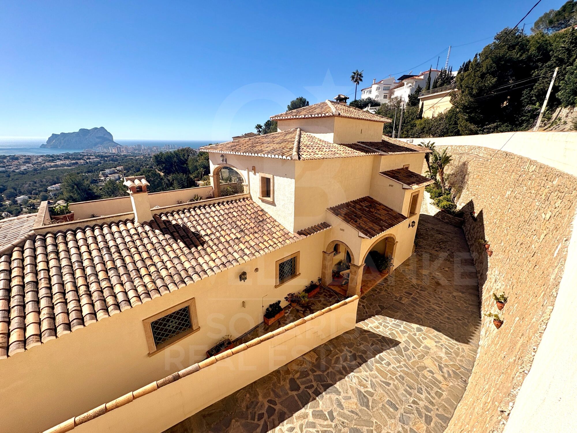 VILLA BENISSA DE ESTILO CLÁSICO - VISTA PANORÁMICA