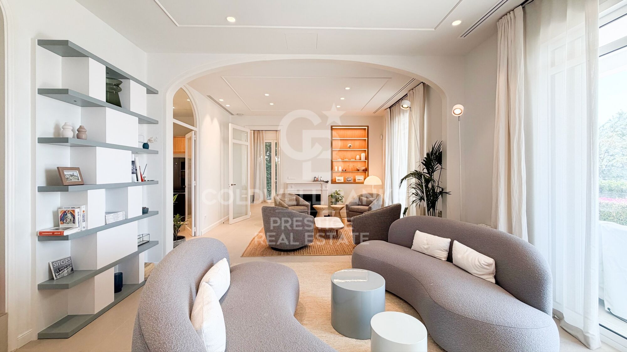 Villa historique de luxe en première ligne de mer à Sitges · Terramar