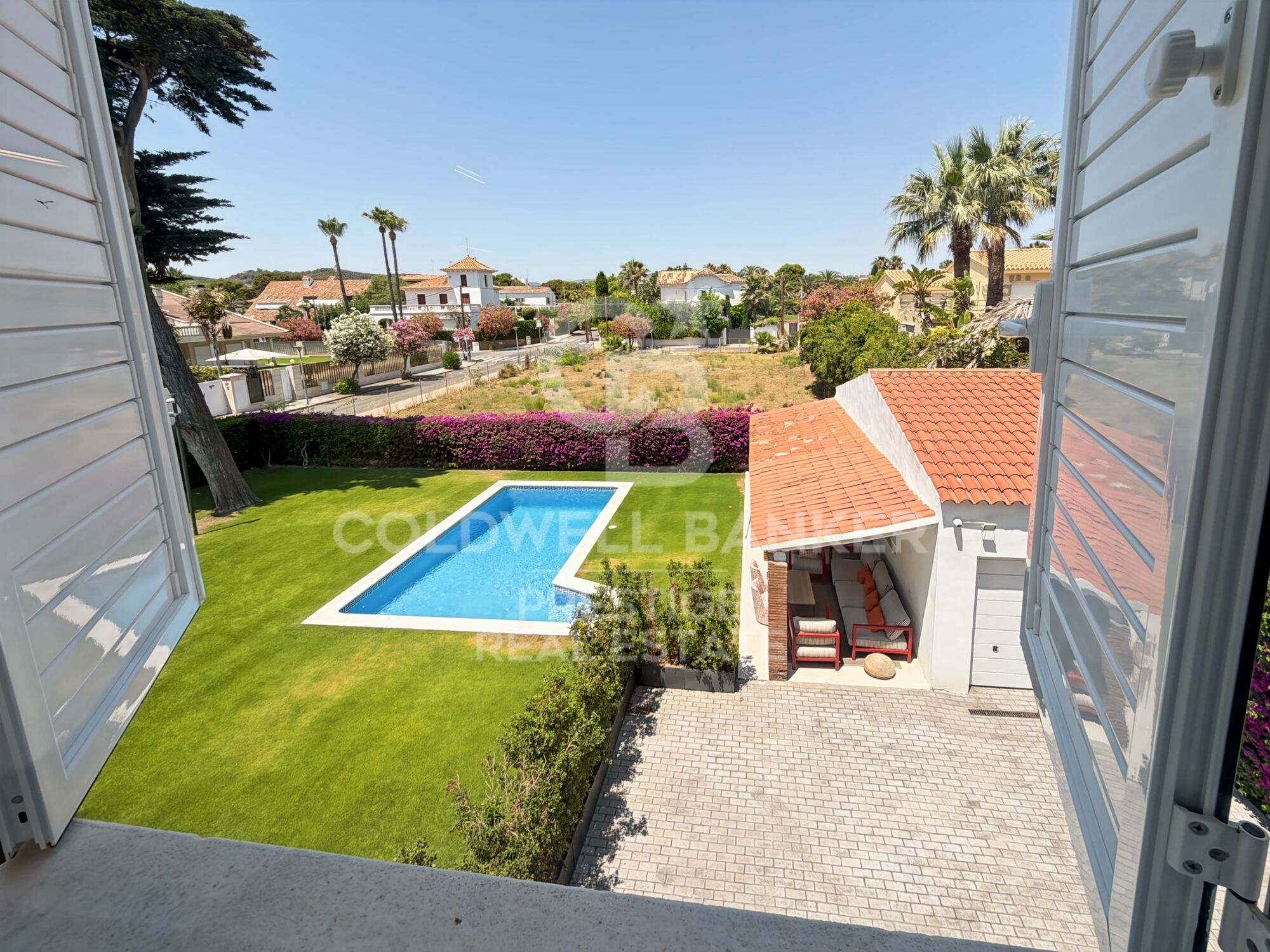 Villa historique de luxe en première ligne de mer à Sitges · Terramar