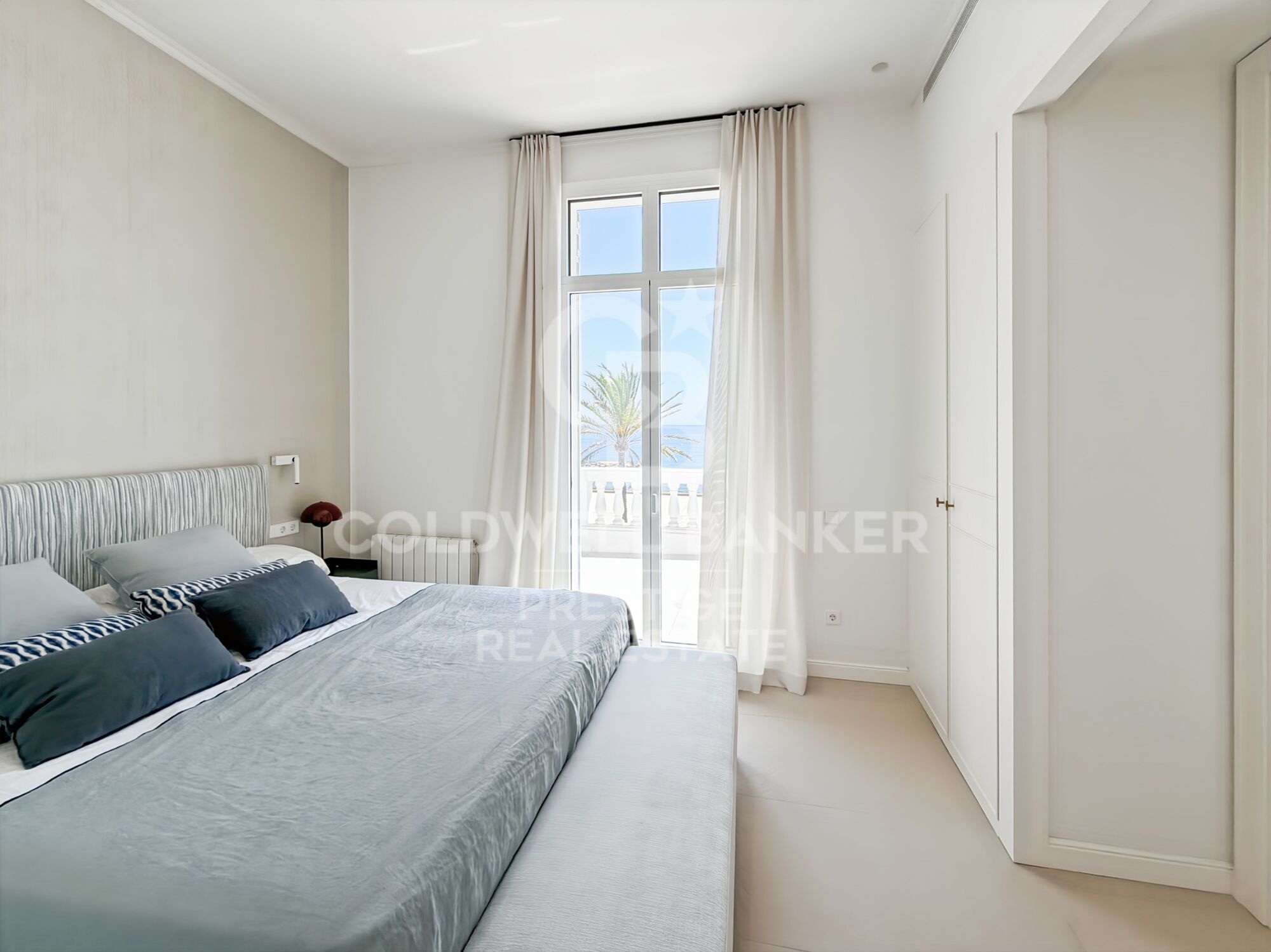 Historic luxury seafront villa in Sitges · Terramar