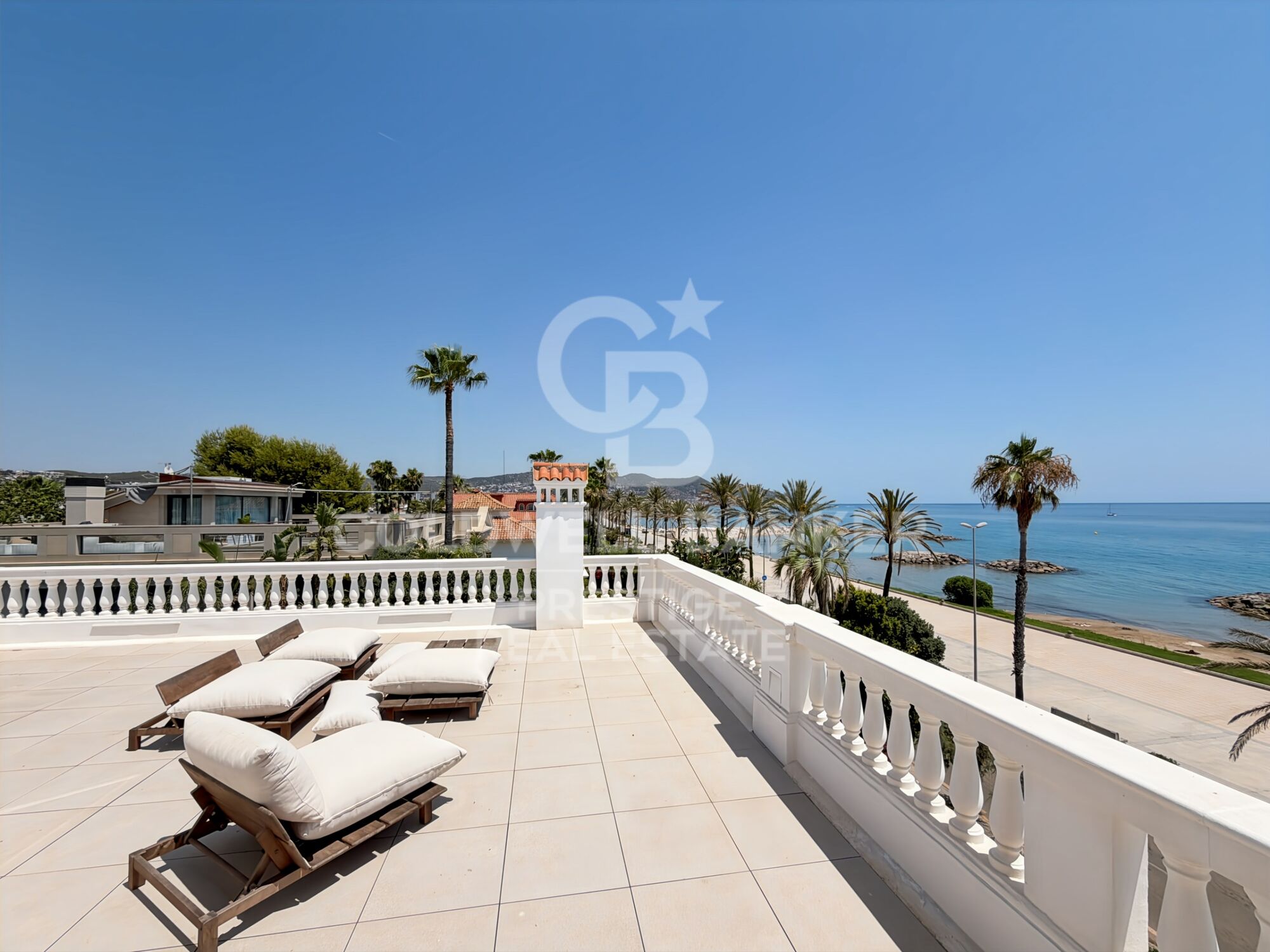 Historic luxury seafront villa in Sitges · Terramar