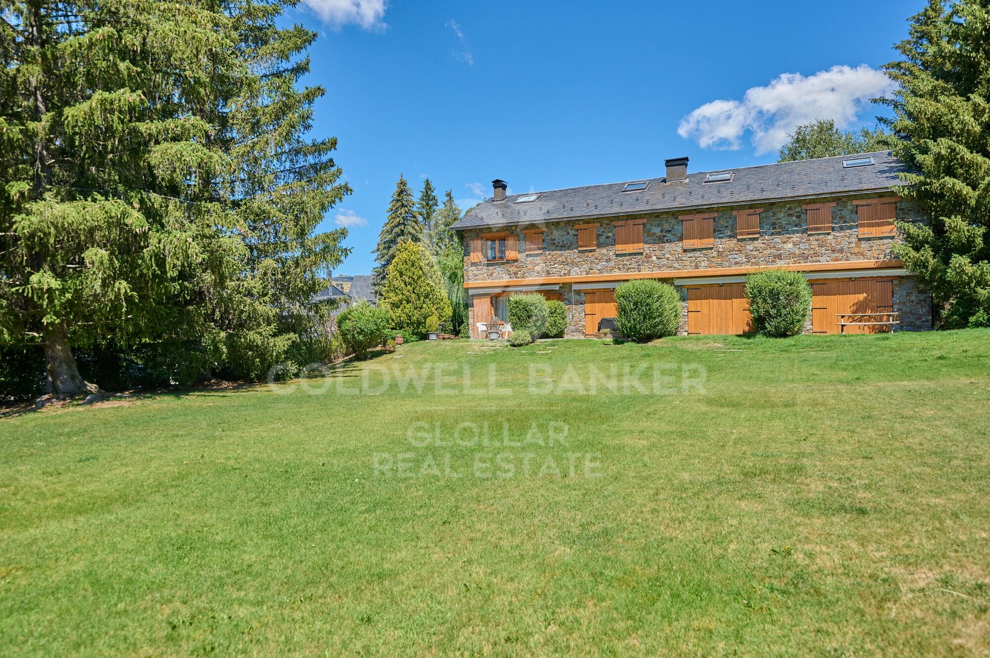 Maison de ville avec jardin à Llívia