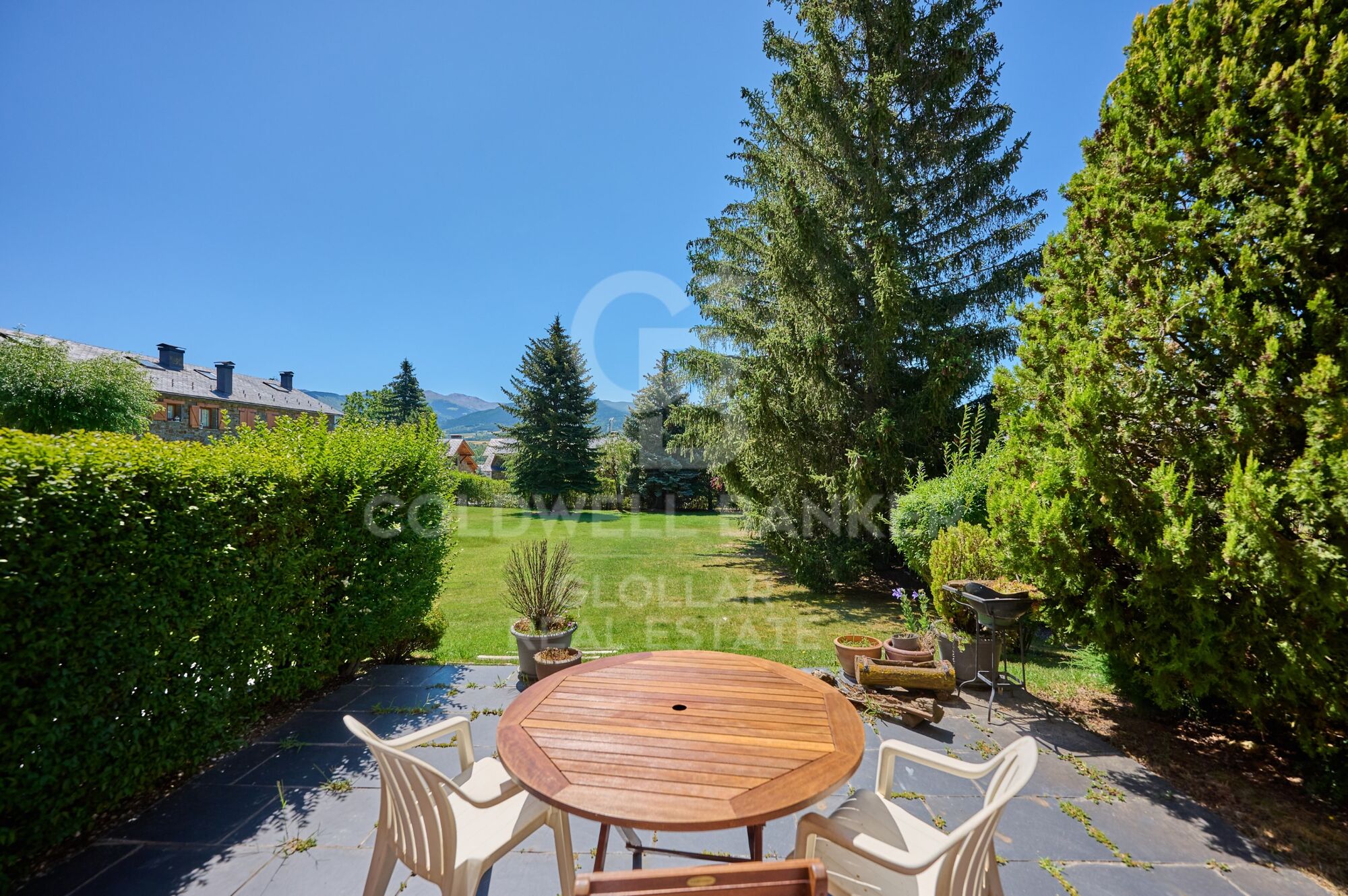 Maison de ville avec jardin à Llívia