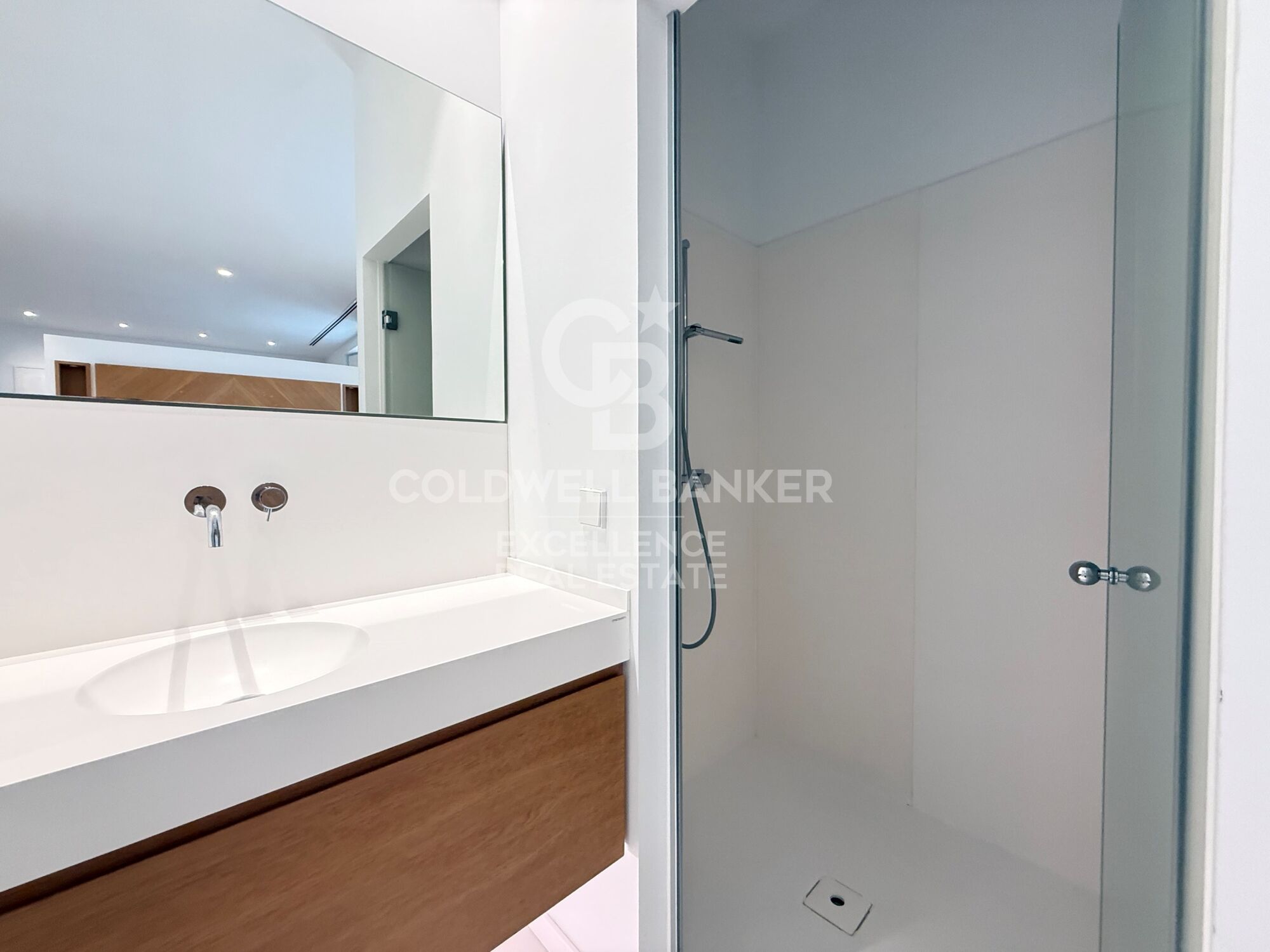 Exklusives Designer-Loft zur Miete im Herzen von Valencia, neben der Plaza de la Reina