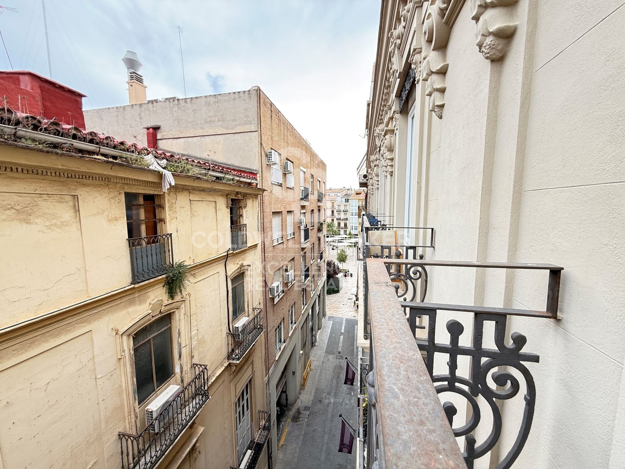 Exklusives Designer-Loft zur Miete im Herzen von Valencia, neben der Plaza de la Reina