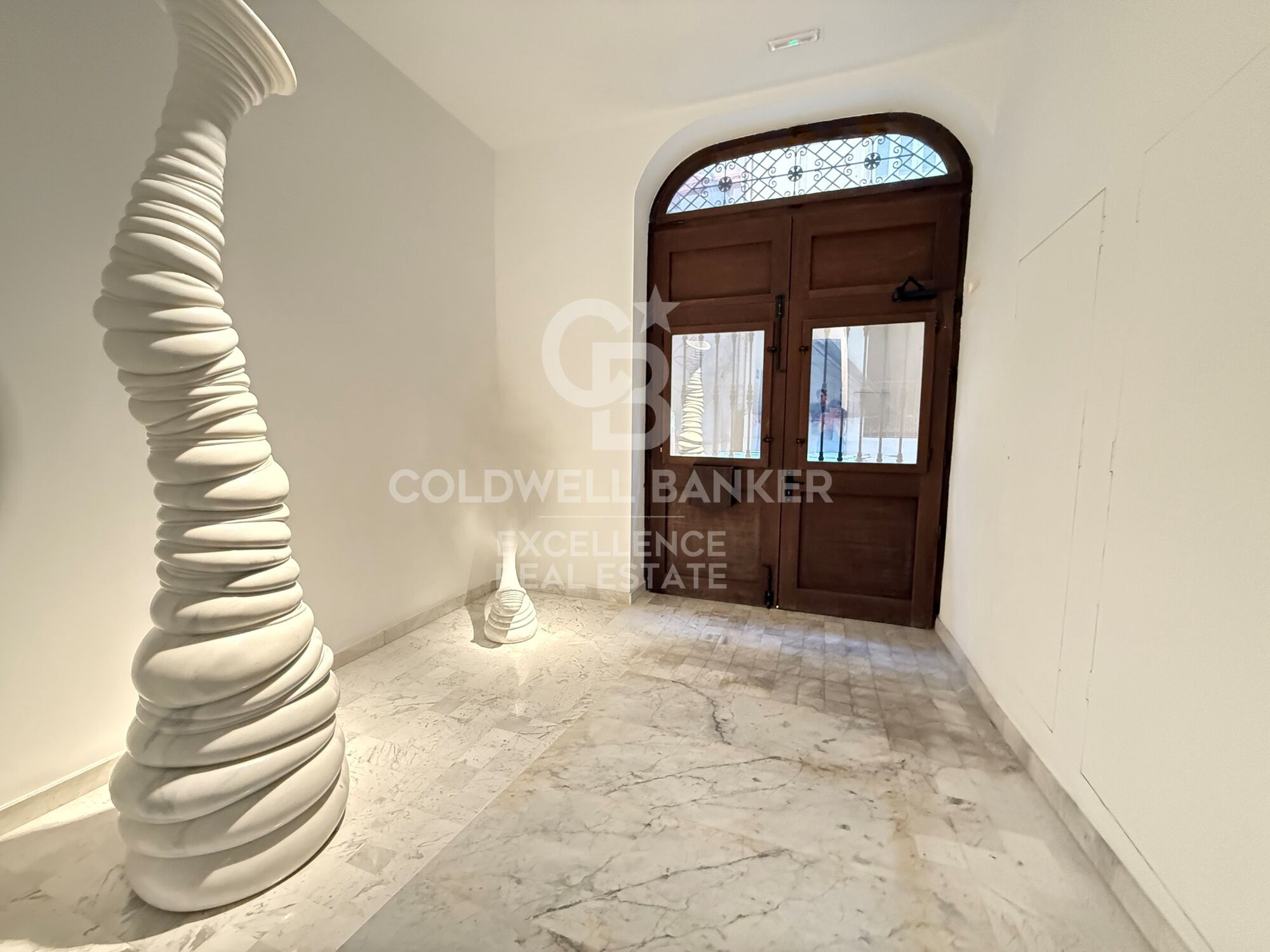 Exklusives Designer-Loft zur Miete im Herzen von Valencia, neben der Plaza de la Reina