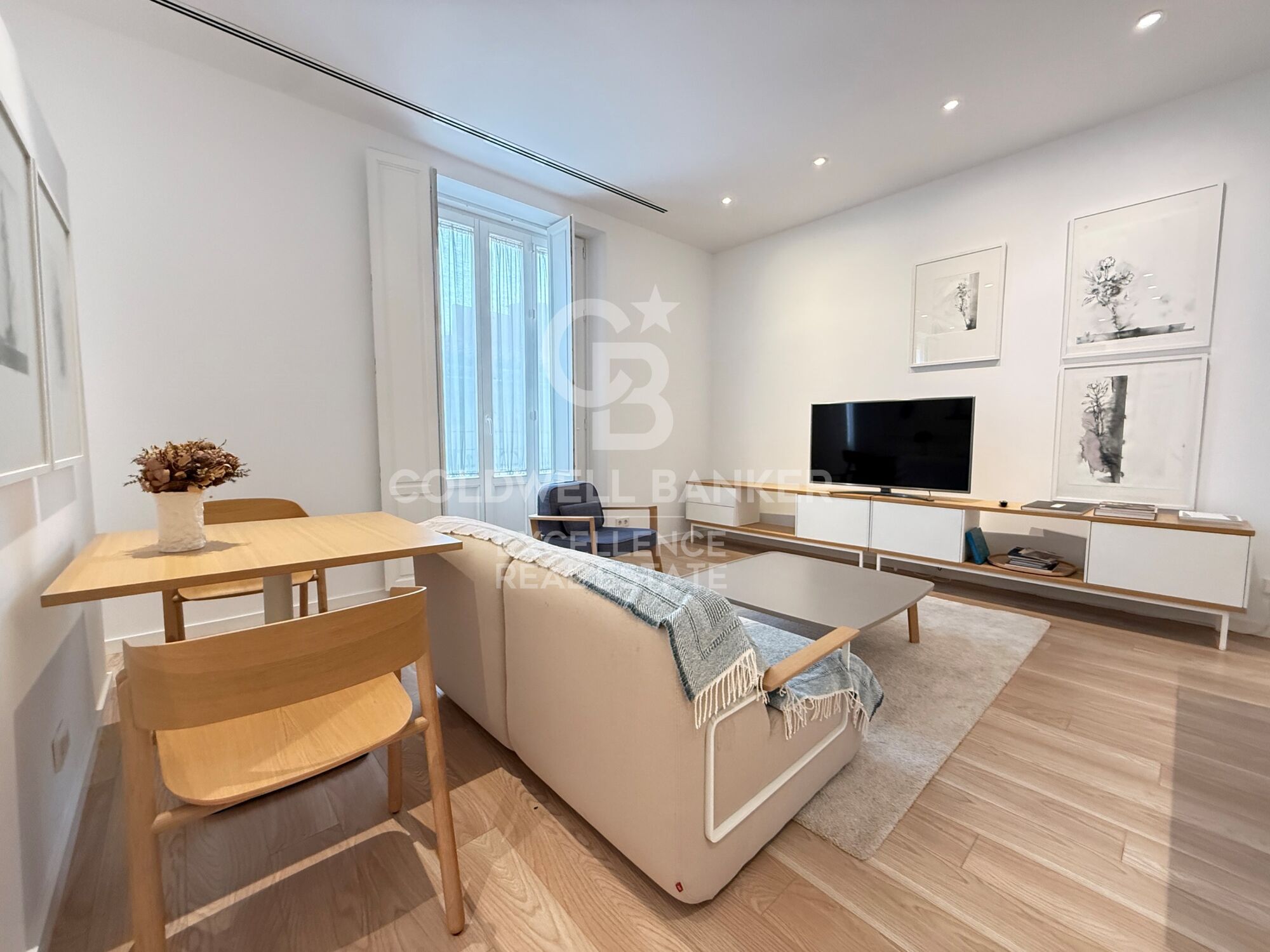 Exclusive designer loft for rent in the heart of Valencia, next to Plaza de lah Reina