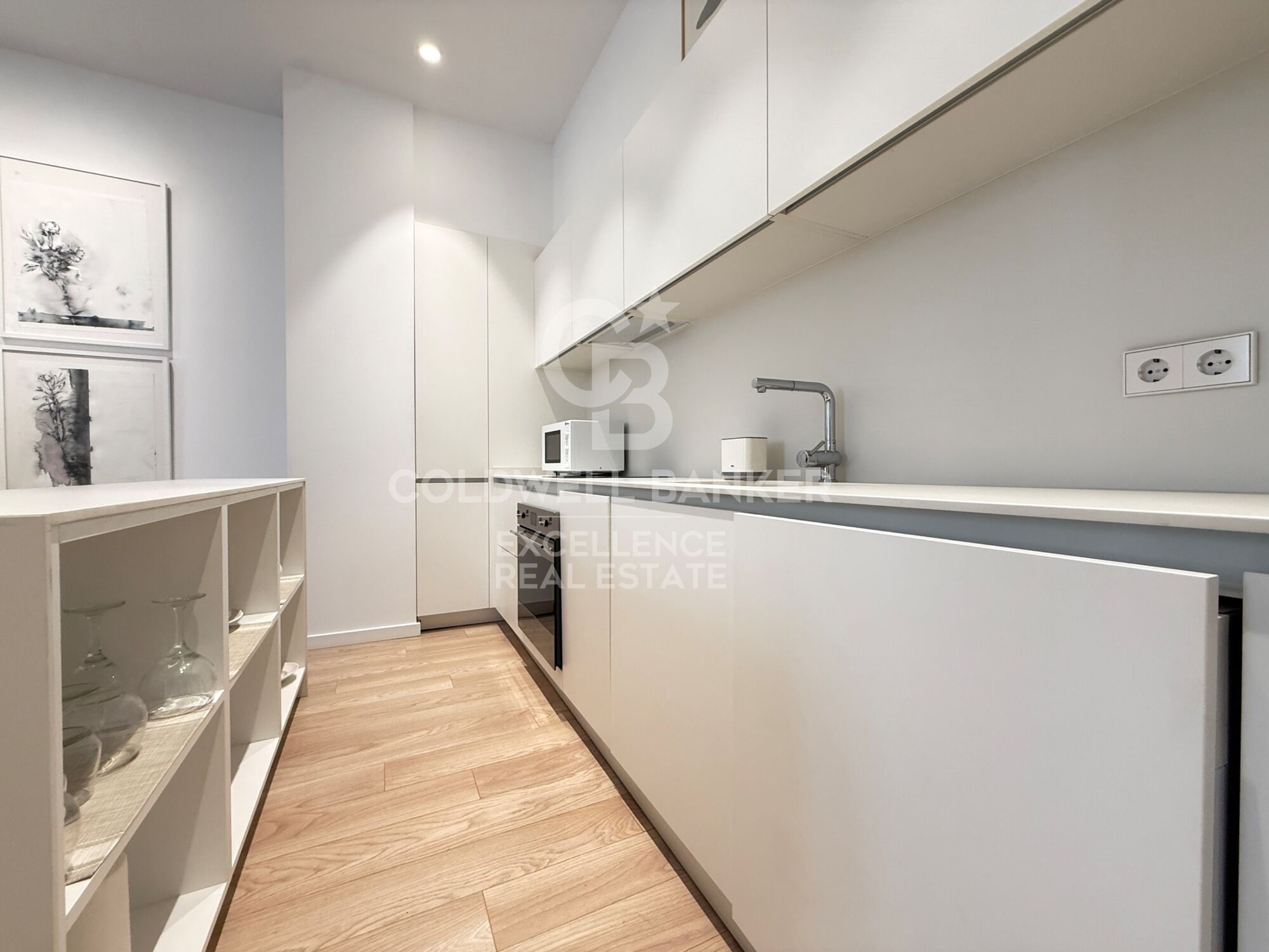 Exclusive designer loft for rent in the heart of Valencia, next to Plaza de lah Reina